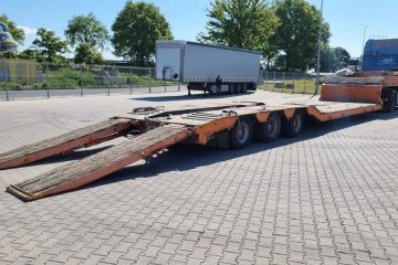 3 osiowa naczepa zagłębiana, najazdy hydrauliczne